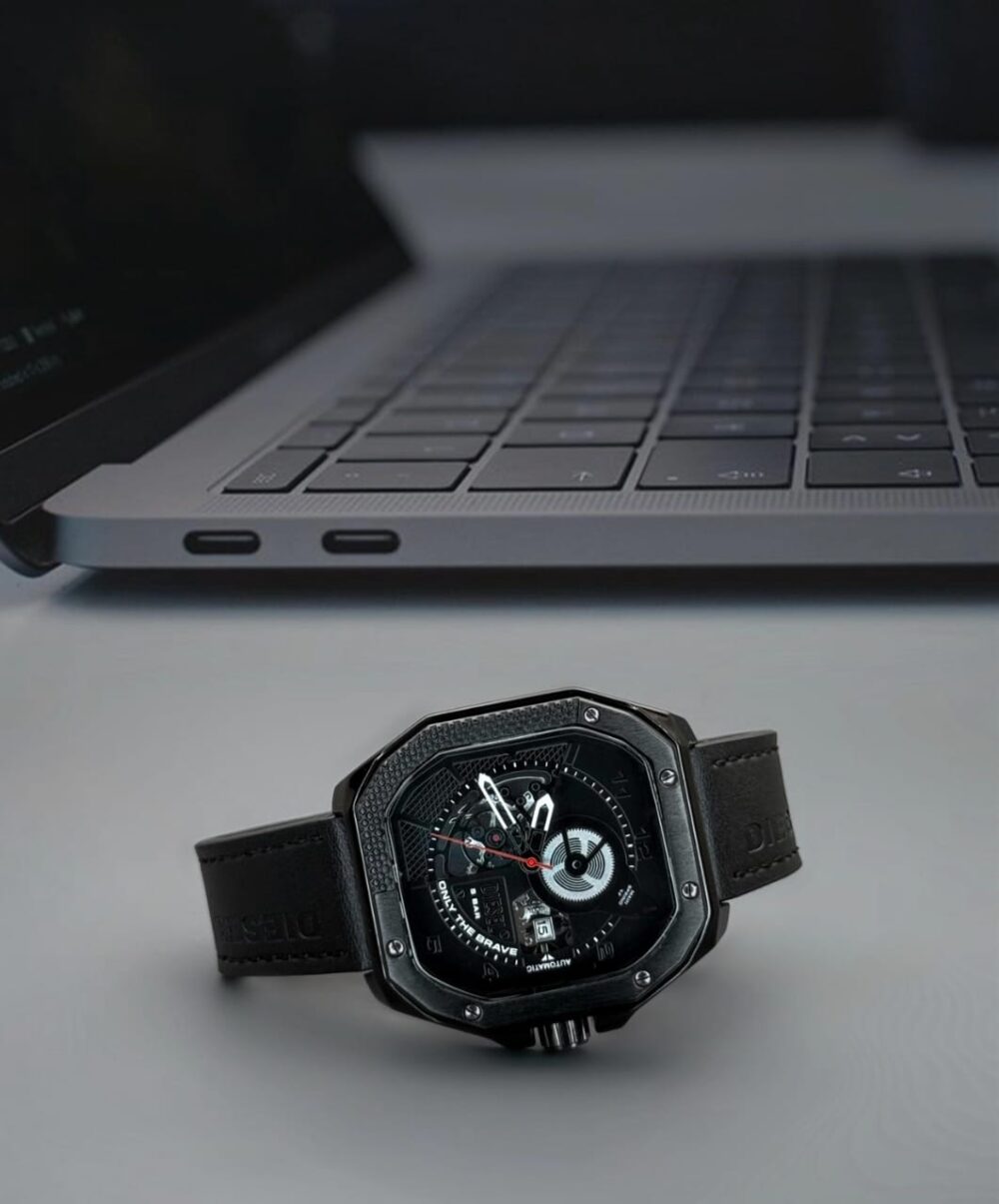 Men's Diesel Watch Analog - Image 3