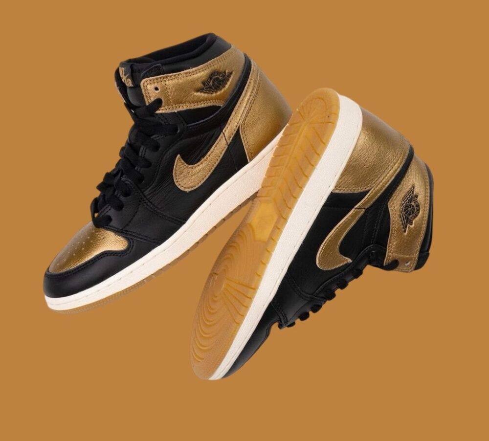 Air Jordan 1 Retro High OG Black And Gold - Image 7